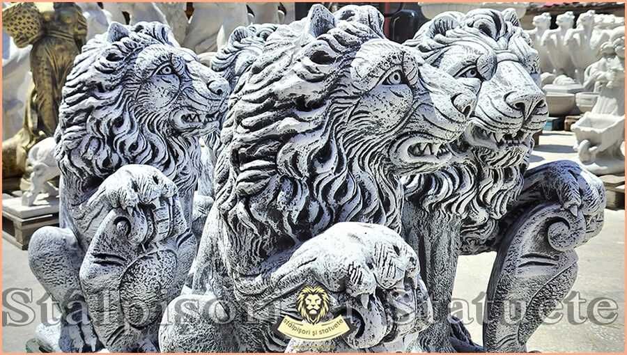 Statuetă leu mare cu blazon, gri patinat, model S1.