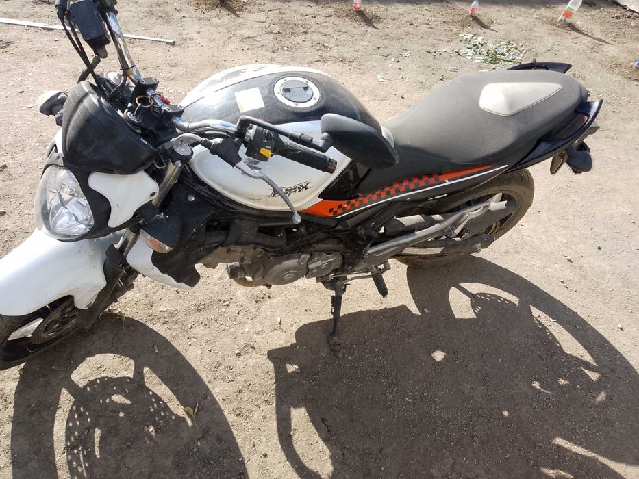 Suzuki Gladius An 2012
