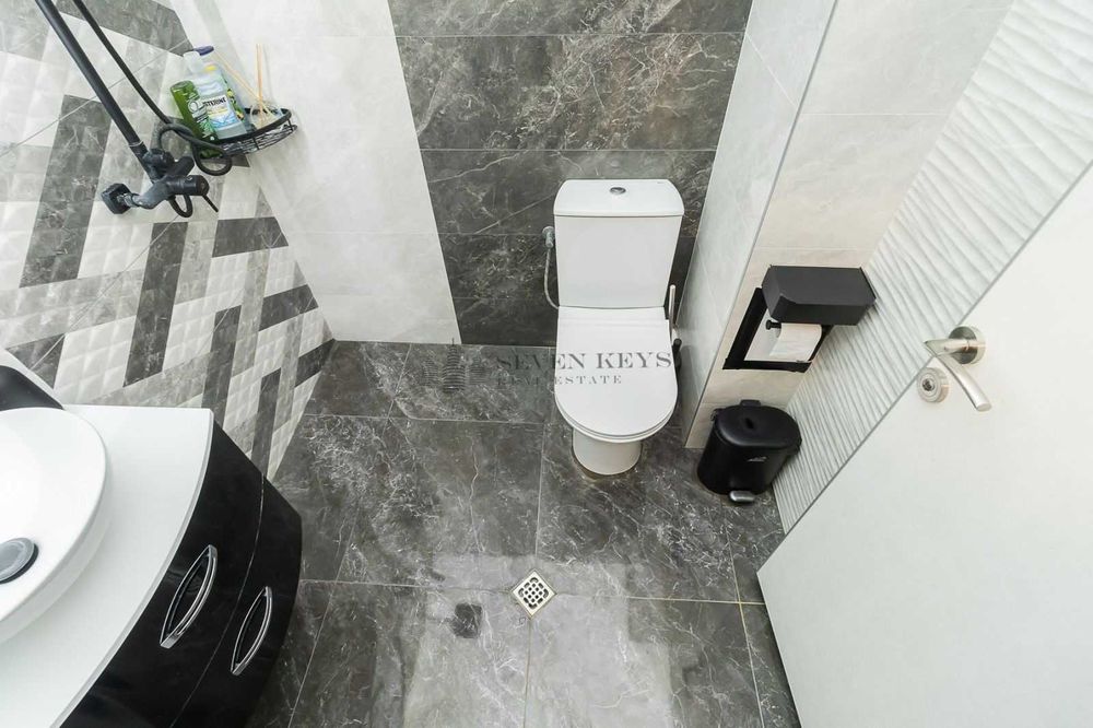 Дава се под наем Двустаен апартамент в Варна, Бриз - 55 кв.м за 800 € - Снимка #16