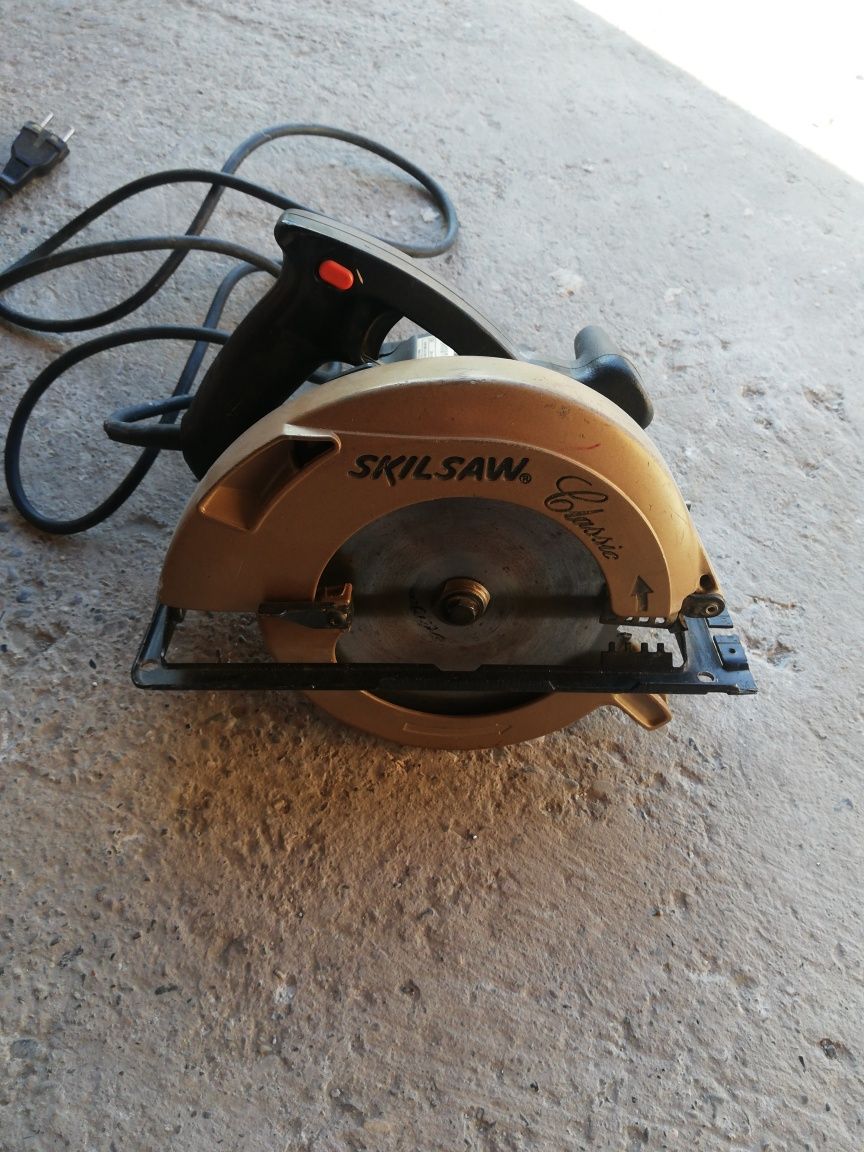 Circular de mana skilsaw