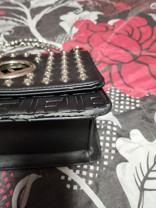 Чантичка Fendi Roma