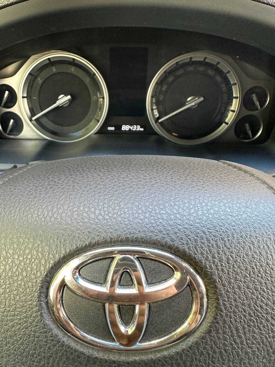 Toyota Land Cruiser 200