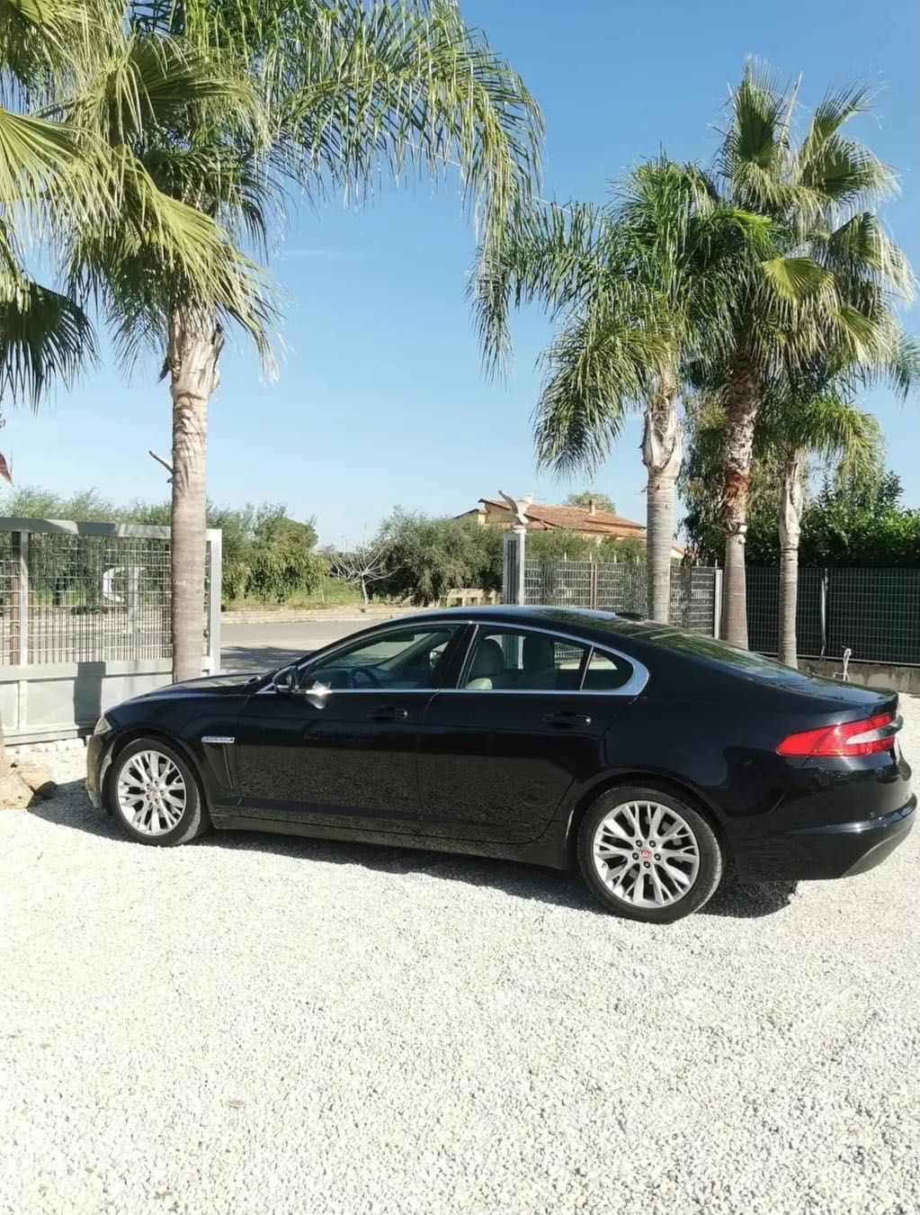 Jaguar XF BOMBĂ pe roți