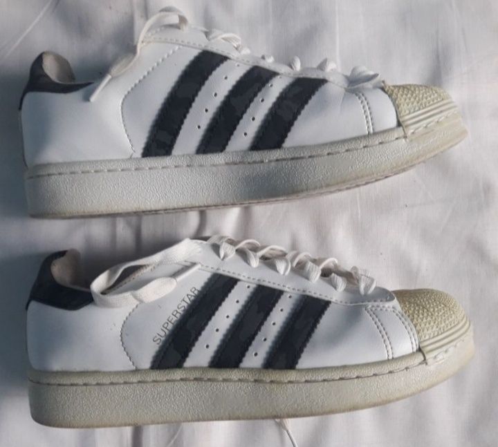 Adidasi Adidas originali numarul  36