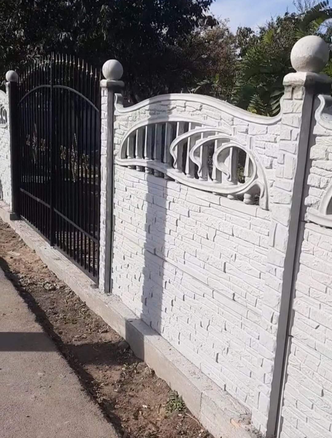 Porți garduri cu montaj