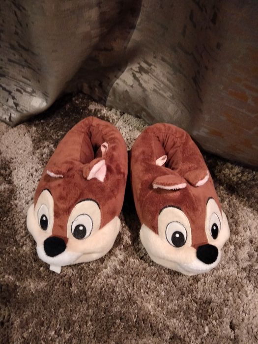 Vând papuci casa Disney