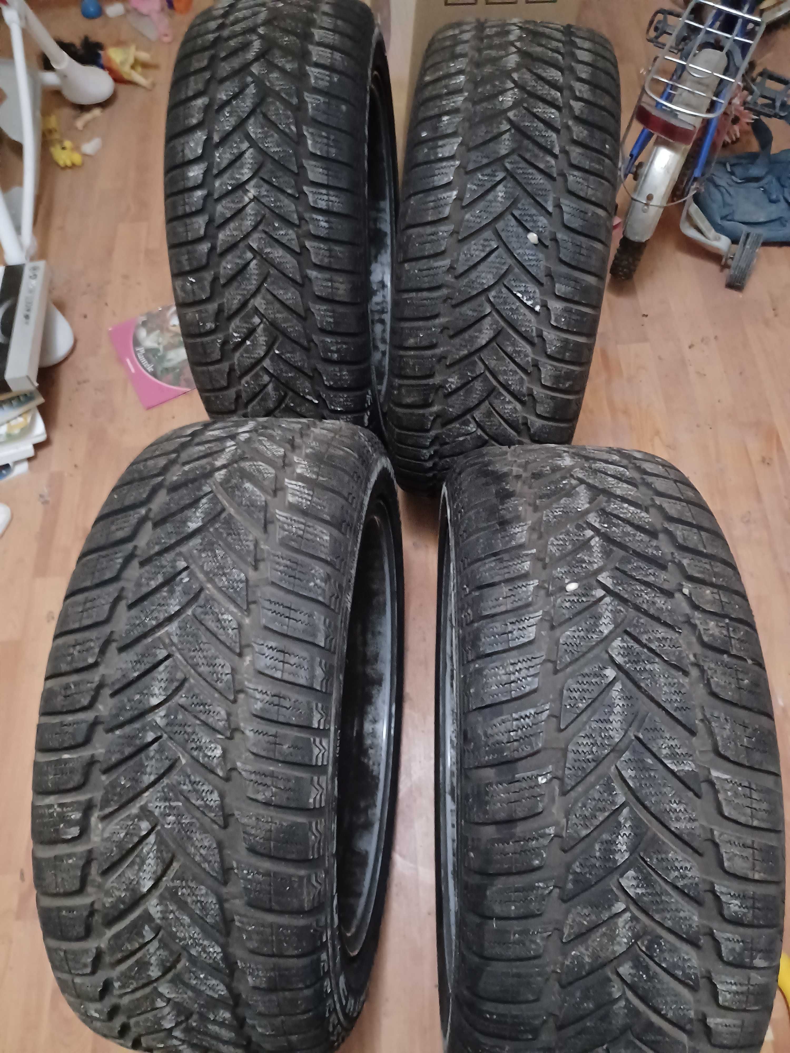 Vand set de 4 jante bmw si cauciucuri de iarna Dunlop