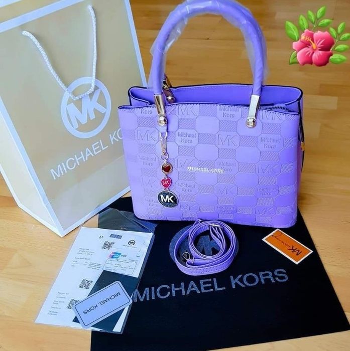 Geanta damă mov lila,logo metalic auriu, saculet, etichetă