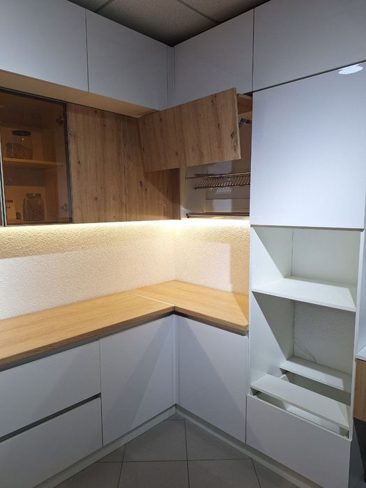 Продаётся выставочный образец кухни из шоурума