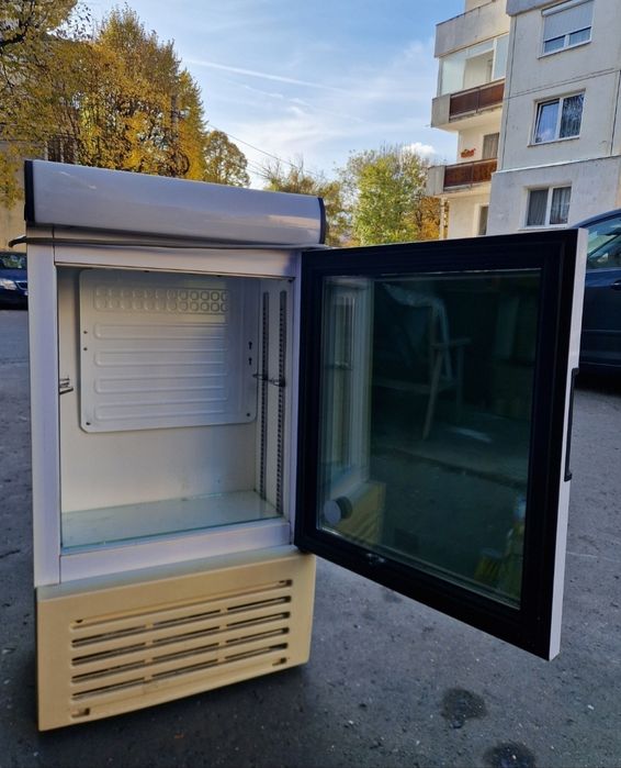 Vând Mini Frigider