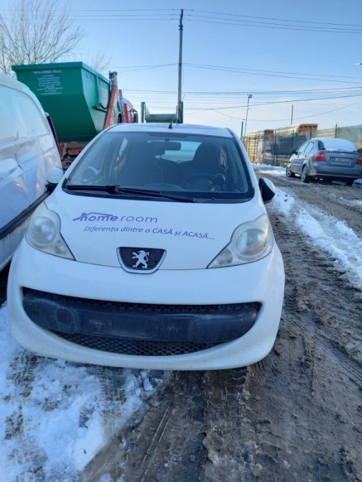 Dezmembrez autoturism Peugeot 107