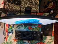 PC și monitor de gaming