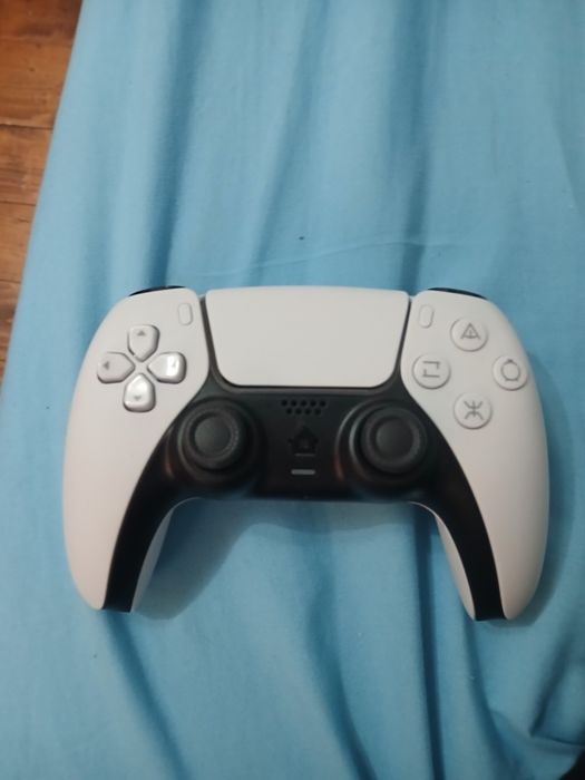 Vand controller alb compatibil cu pc ps4 ps5 si telefon