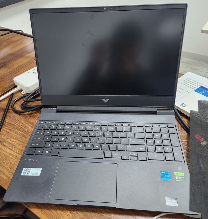 Hp Victus i5-13500H 

— Intel Core i5-13500H
— 16GB D