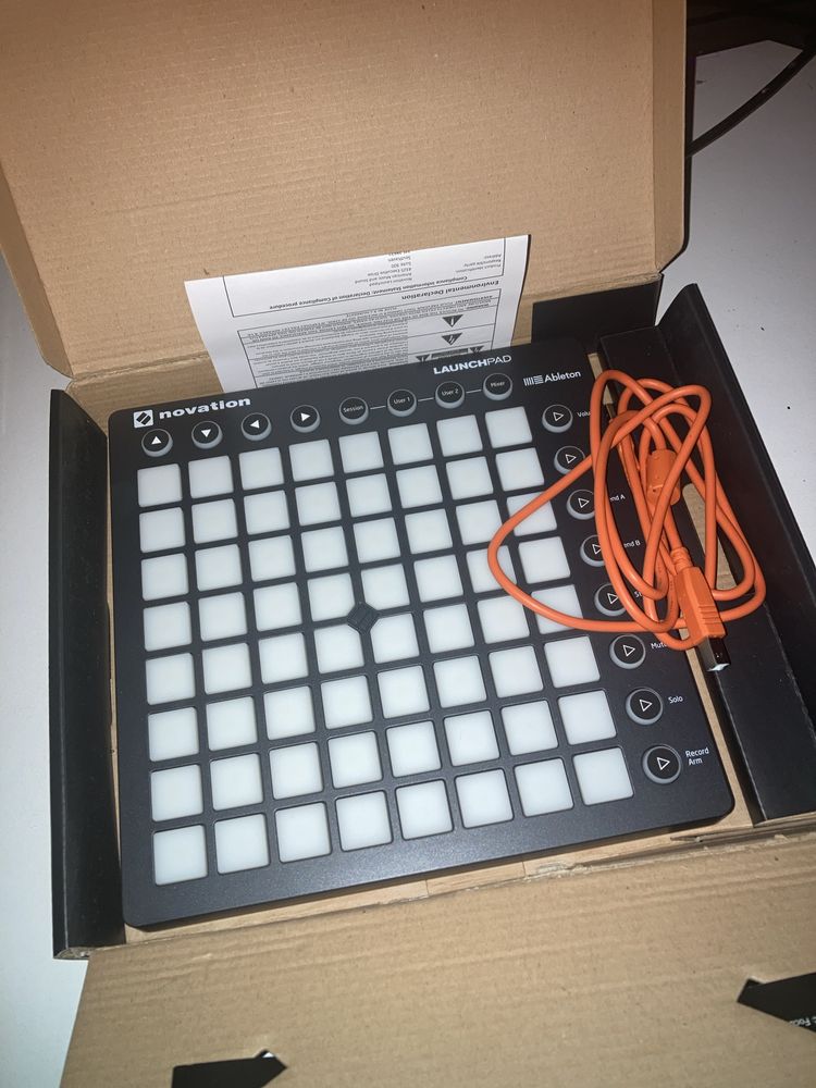 Продавам launchpad модел Ableton live 9