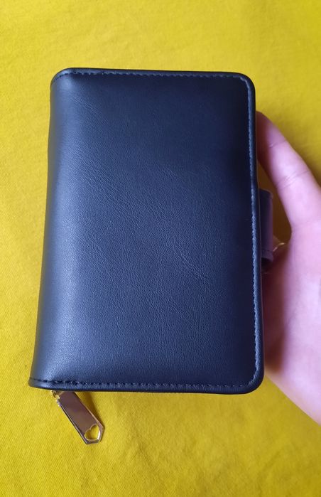 Portofel damă cu multiple compartimente de organizare