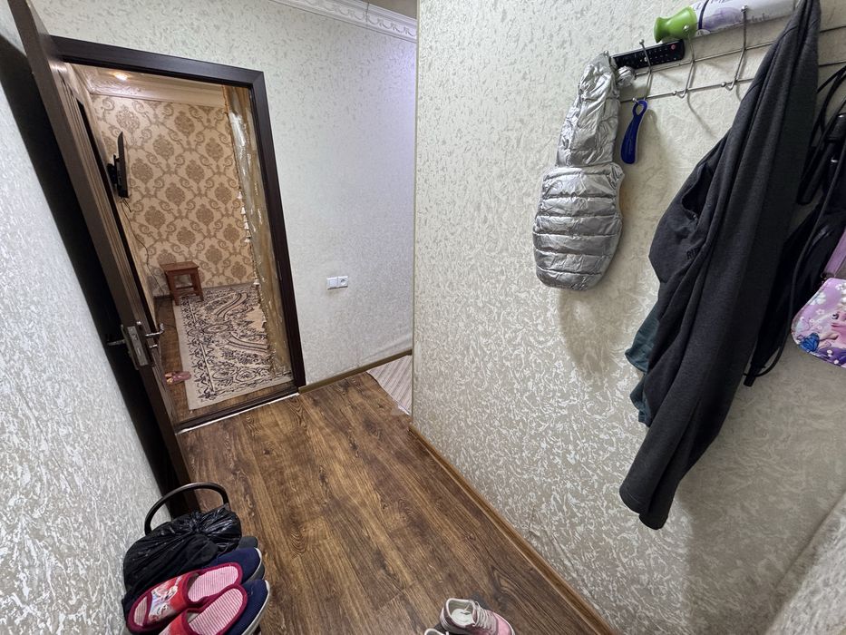 Чирчик 2-микрорайон 2 хона 53кв.м сотилади