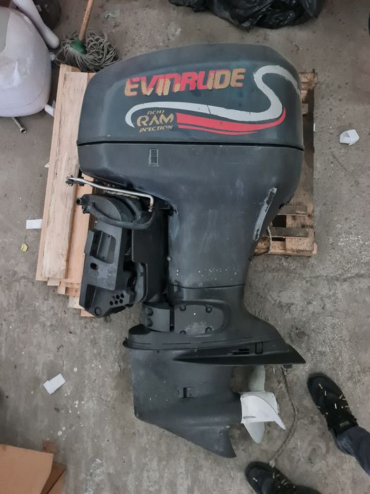 Motor barca ambarcatiune Evinrude 90 cai pe Injectie