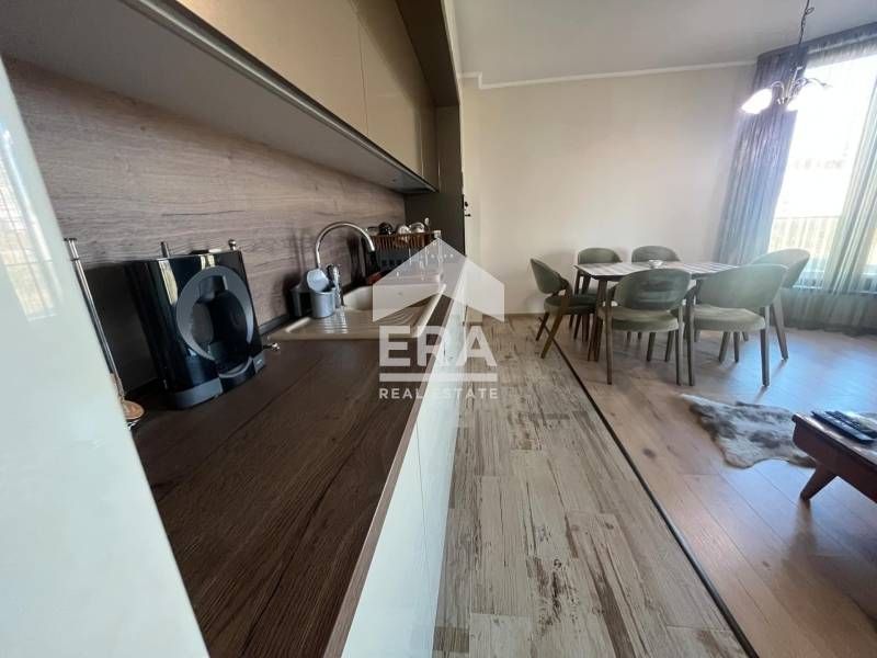 Тристаен обзаведен апартамент за продажба, в затворен тип комплекс Вар