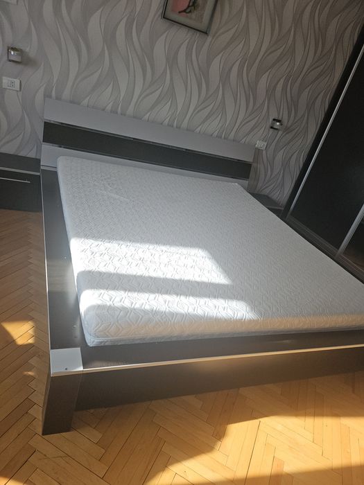 Pat de vânzare făcut din PAL si placaj pentru saltea din MDF