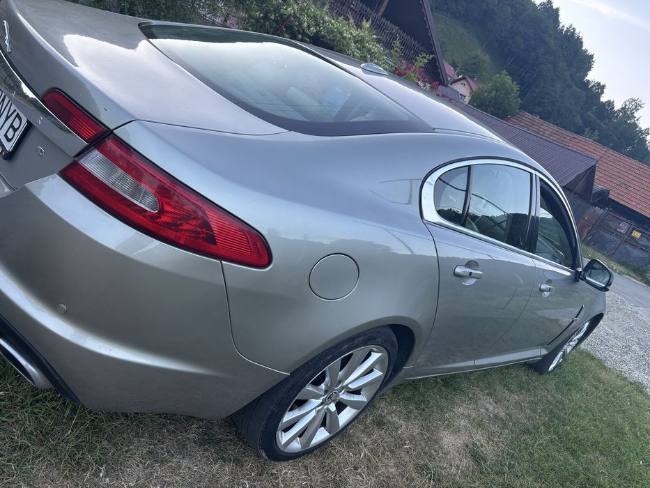 Vand sau schimb jaguar xf