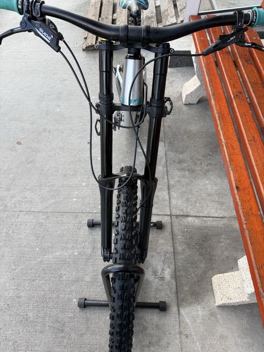 Планински велосипед Мекица Cube за скачане. 27.5/M