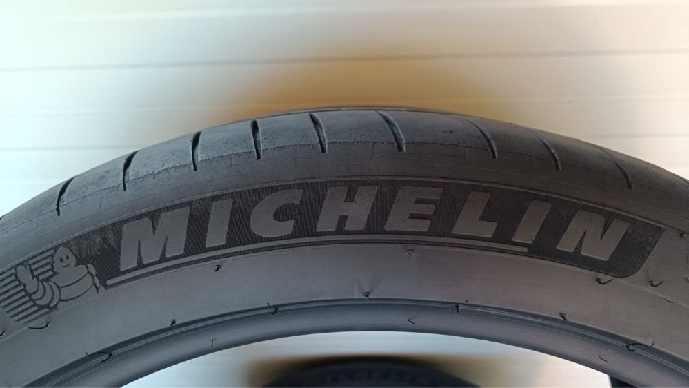 2бр летни гуми 325/35/ZR23/Michelin pilot sport4s/dot2622/5.5мм грайфе