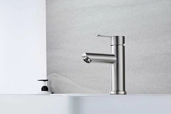 Смесители для раковин,кухни, ванной и душевая система -прямо со склада