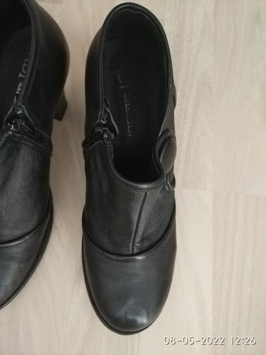 дамски затворени обувки