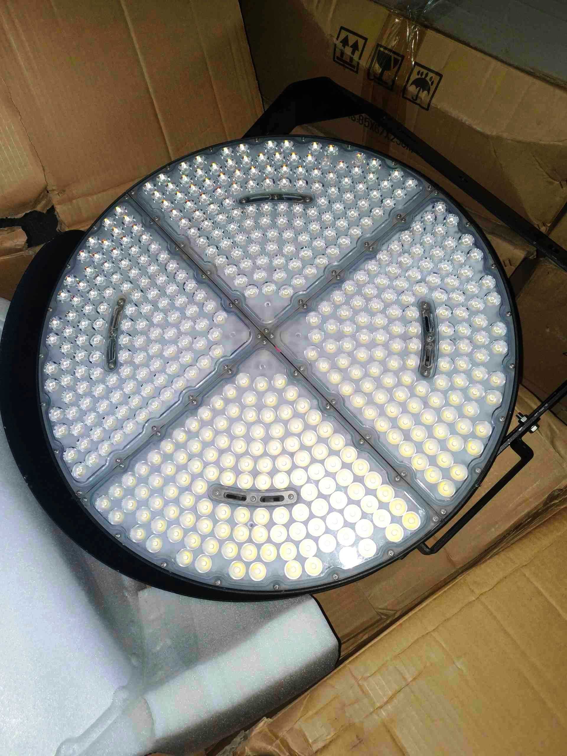 Светодиодный прожектор типа модели STOR 1200W  tejamkor LED projektor