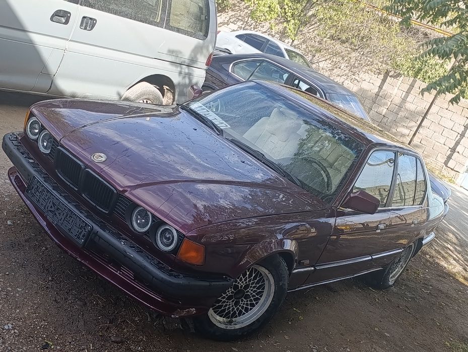 БМВ е32 М60 автомат 3л