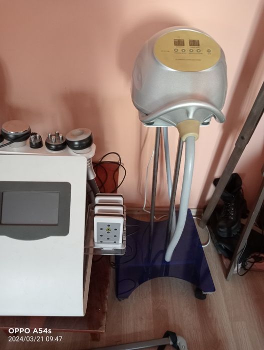 Aparat cosmetic profesional 6 in 1, cavitatie 40KHz, lipolaser, vacuum