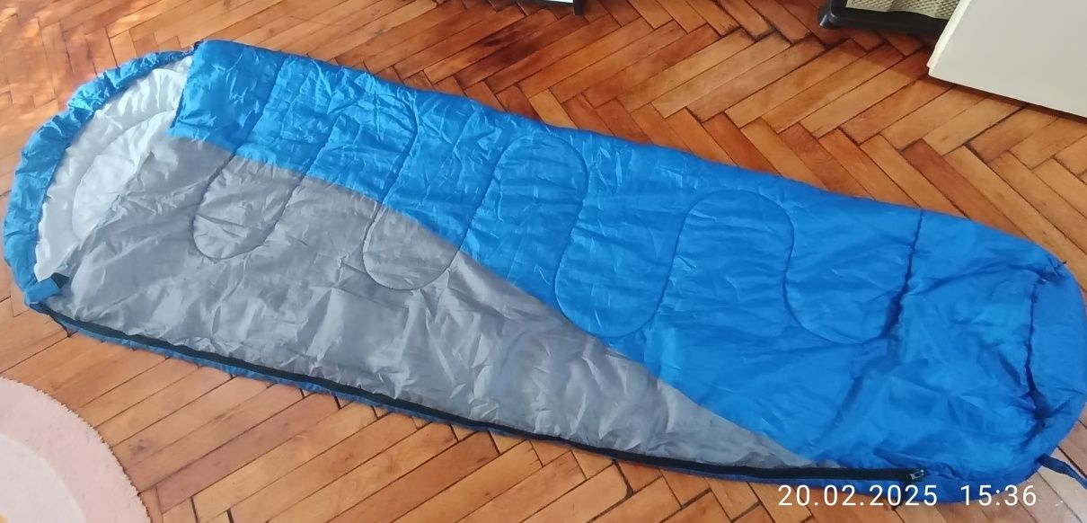 Спален чувал за къмпинг