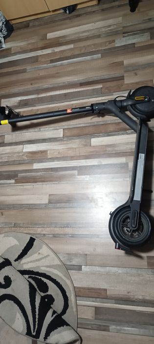 Vând trotineta electrica Xiaomi 1s