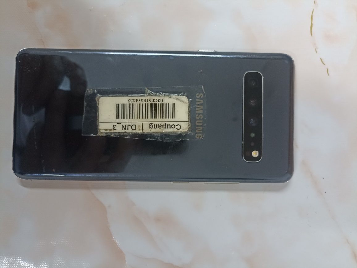 Самсунг  s10 plus отличном состояни