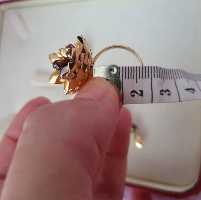 Set bijuterii din aur de 18K