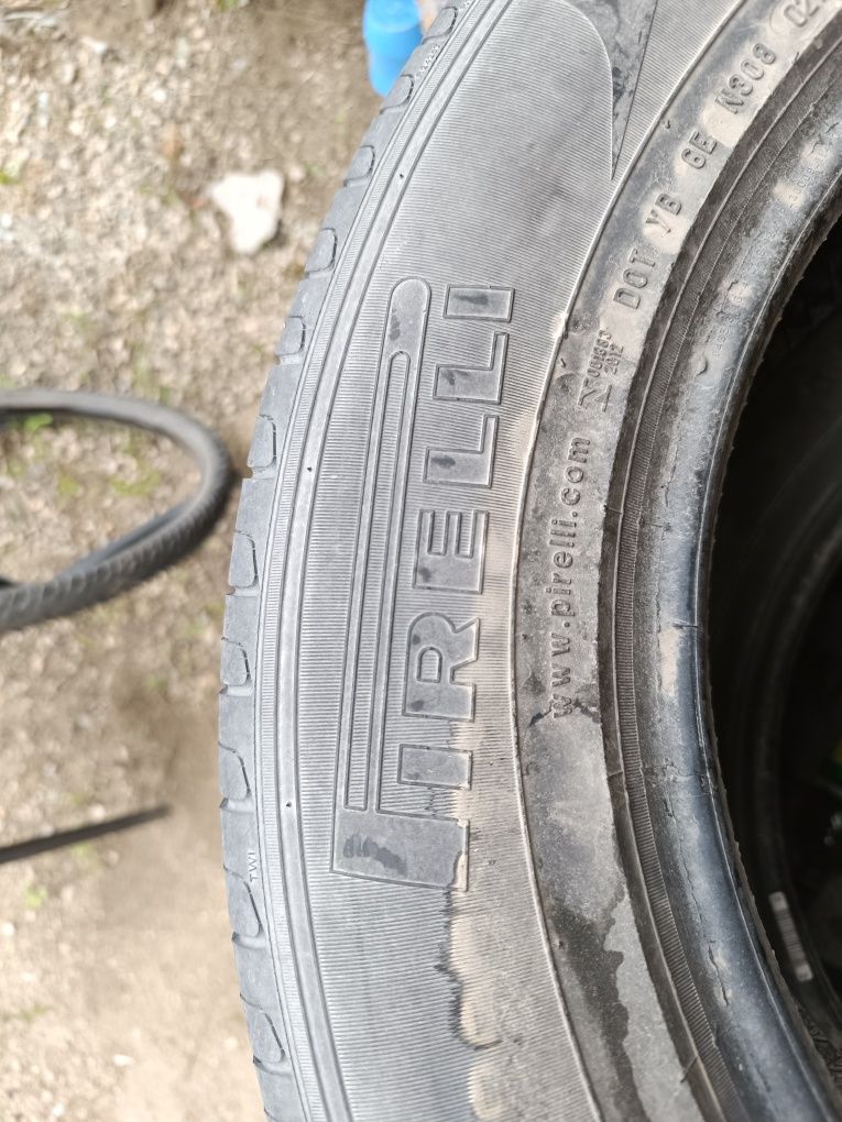 Продам летнюю резину Pirelli 225/65/117 недорого.