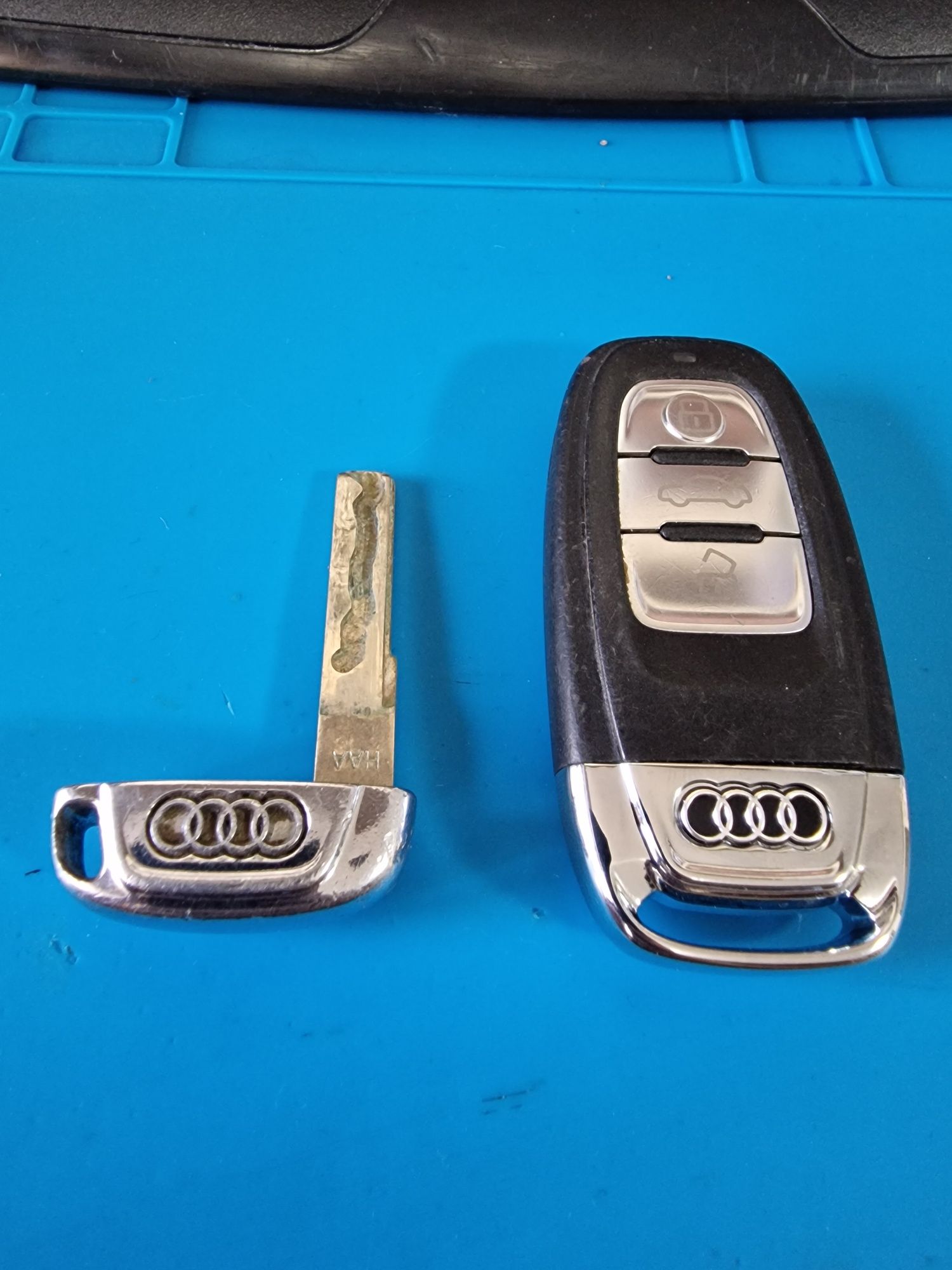 Нов не нарязан блейд,перо Hu66 audi a4,a5,a6,a7,a8
Audi a3,a4,a5,a6,a7