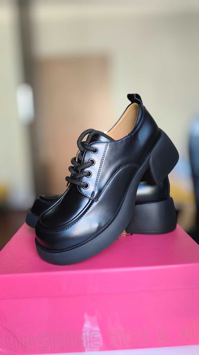 Продажа новый ботиночки женские на 38-38.5