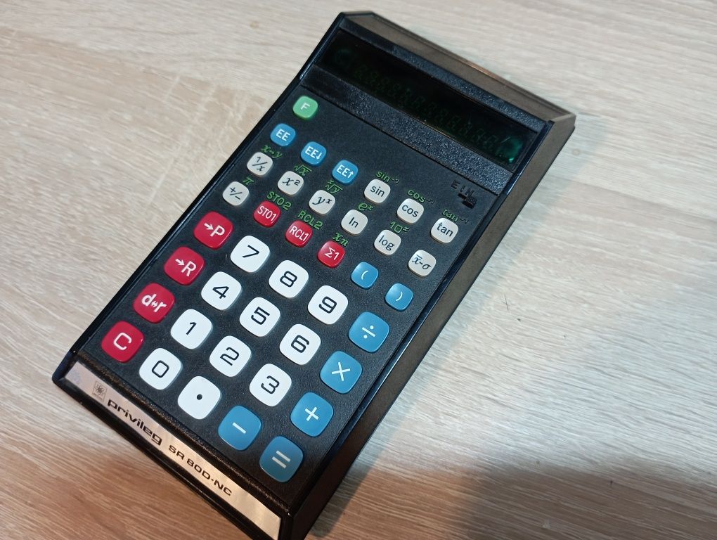 Стар калкулатор "Privileg" SR-800 NC