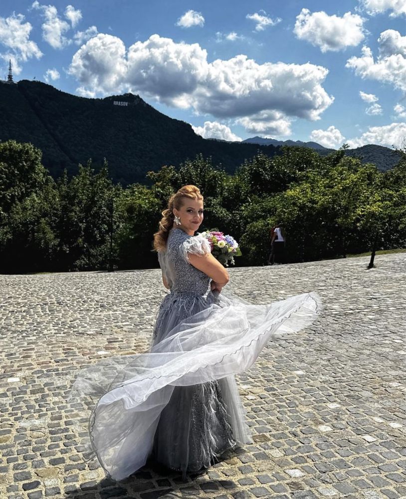 Rochie nasa, potrivita pentru marimea 38, pret 700 lei