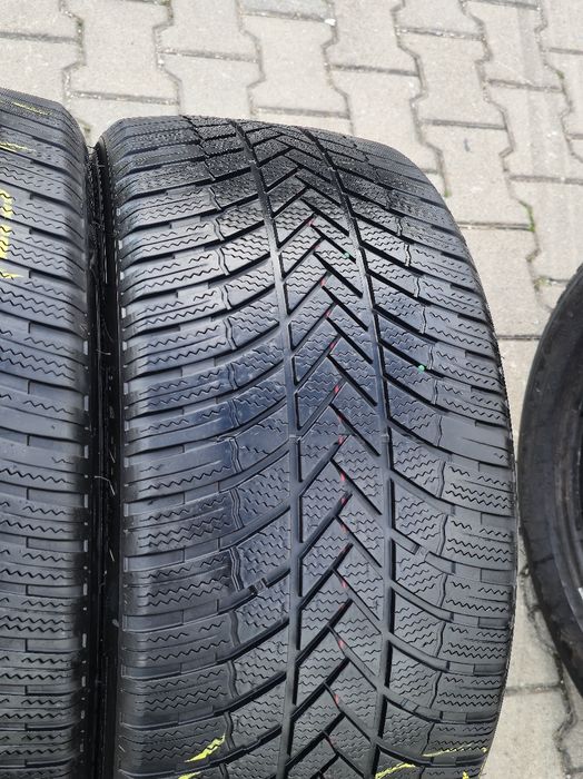 245 40 18 Bridgestone