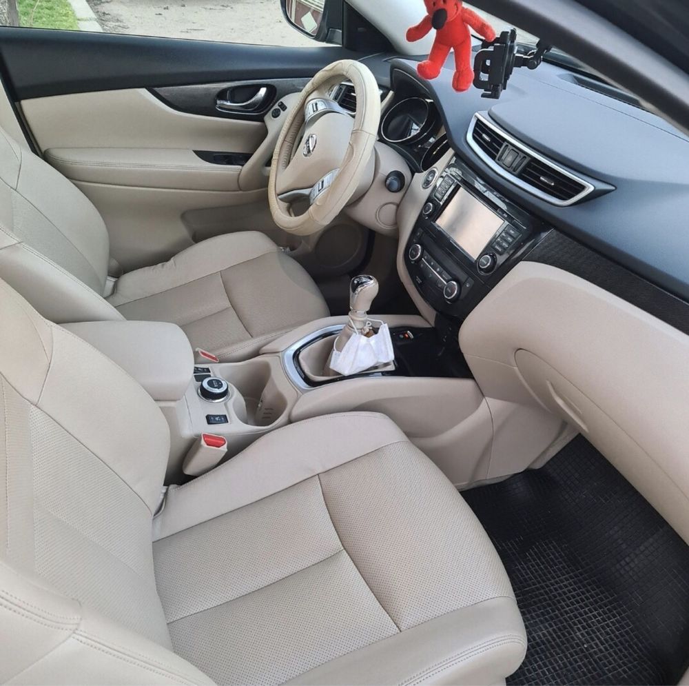 Nissan X-Trail Tekna 1,6 D 4*4 , 121000 km , 360* , negru cu piele bej
