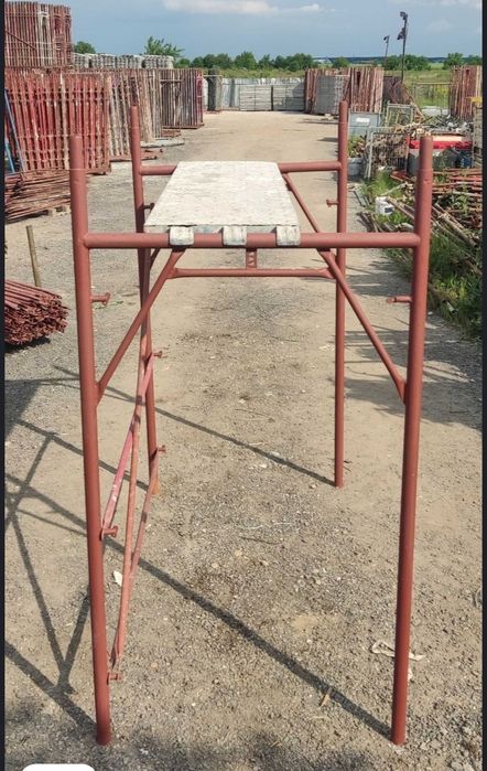 Vând schela la modul