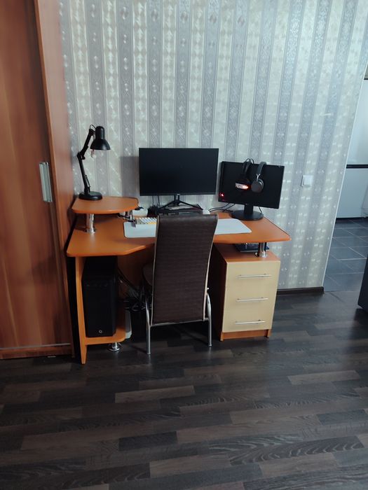 Компьютерный стол