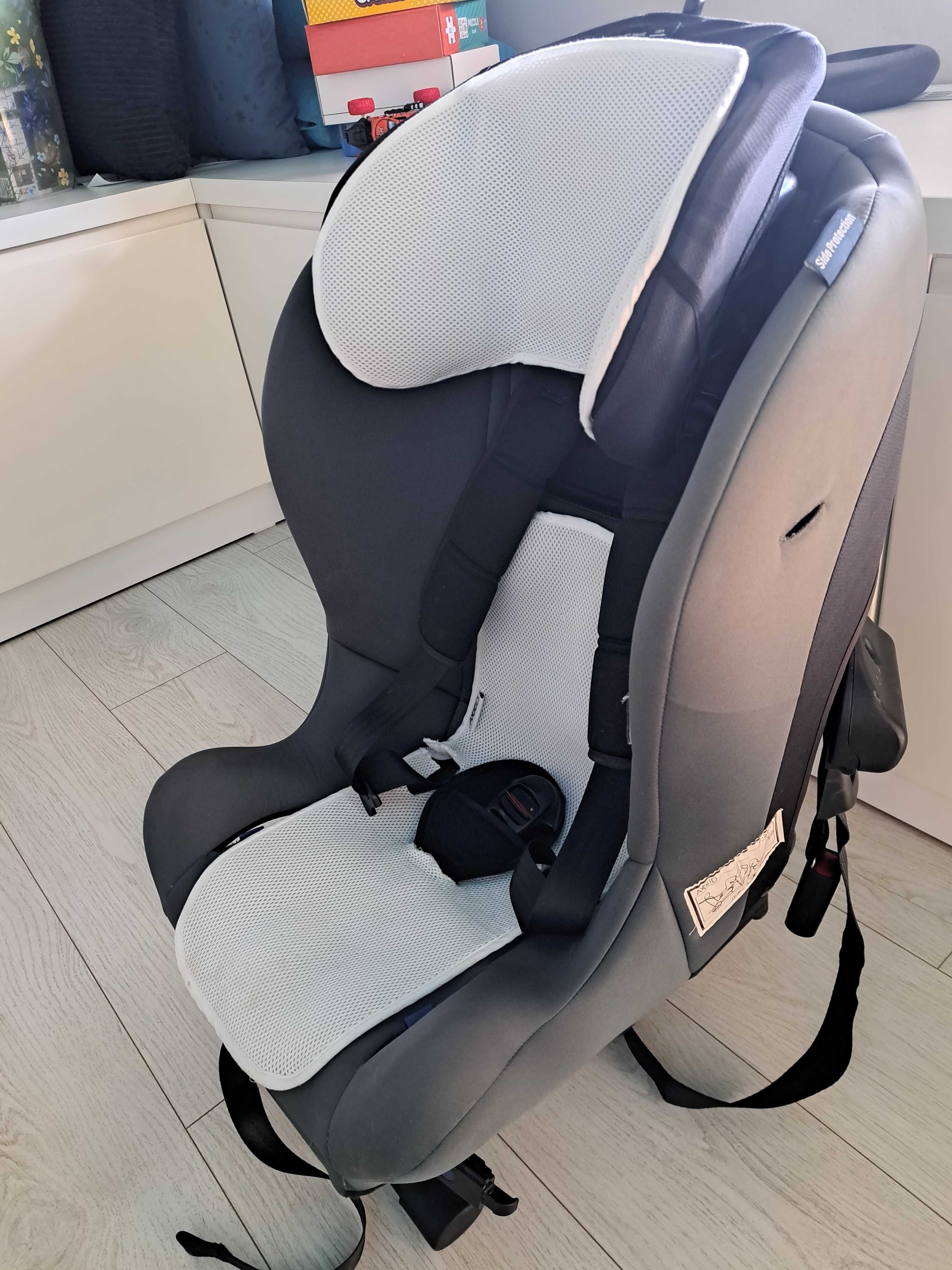 Scaun auto copil rear facing Axkid Minikid One folosit