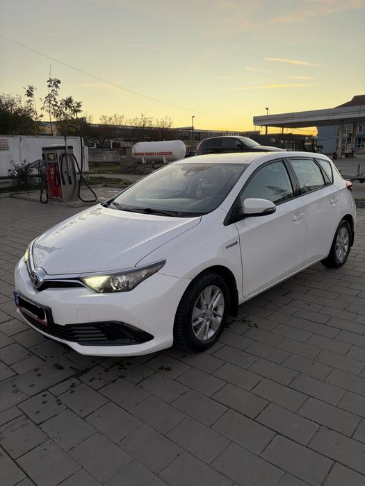 Toyota Auris Hybrid 1.8 2018 TSS