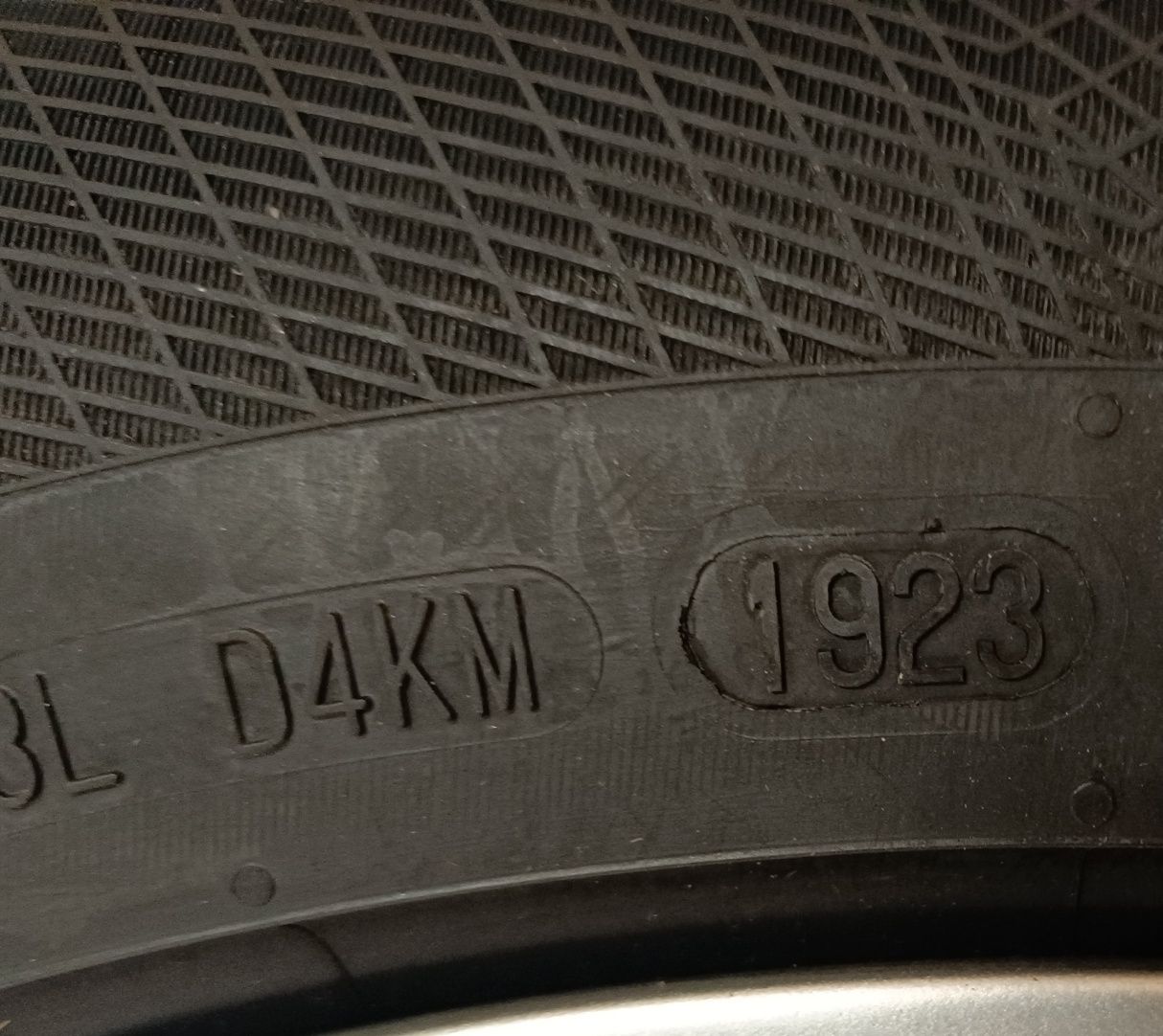 Оригинални нови джанти с гуми зимни 18 цола за Audi A6 A7 дот 2023г