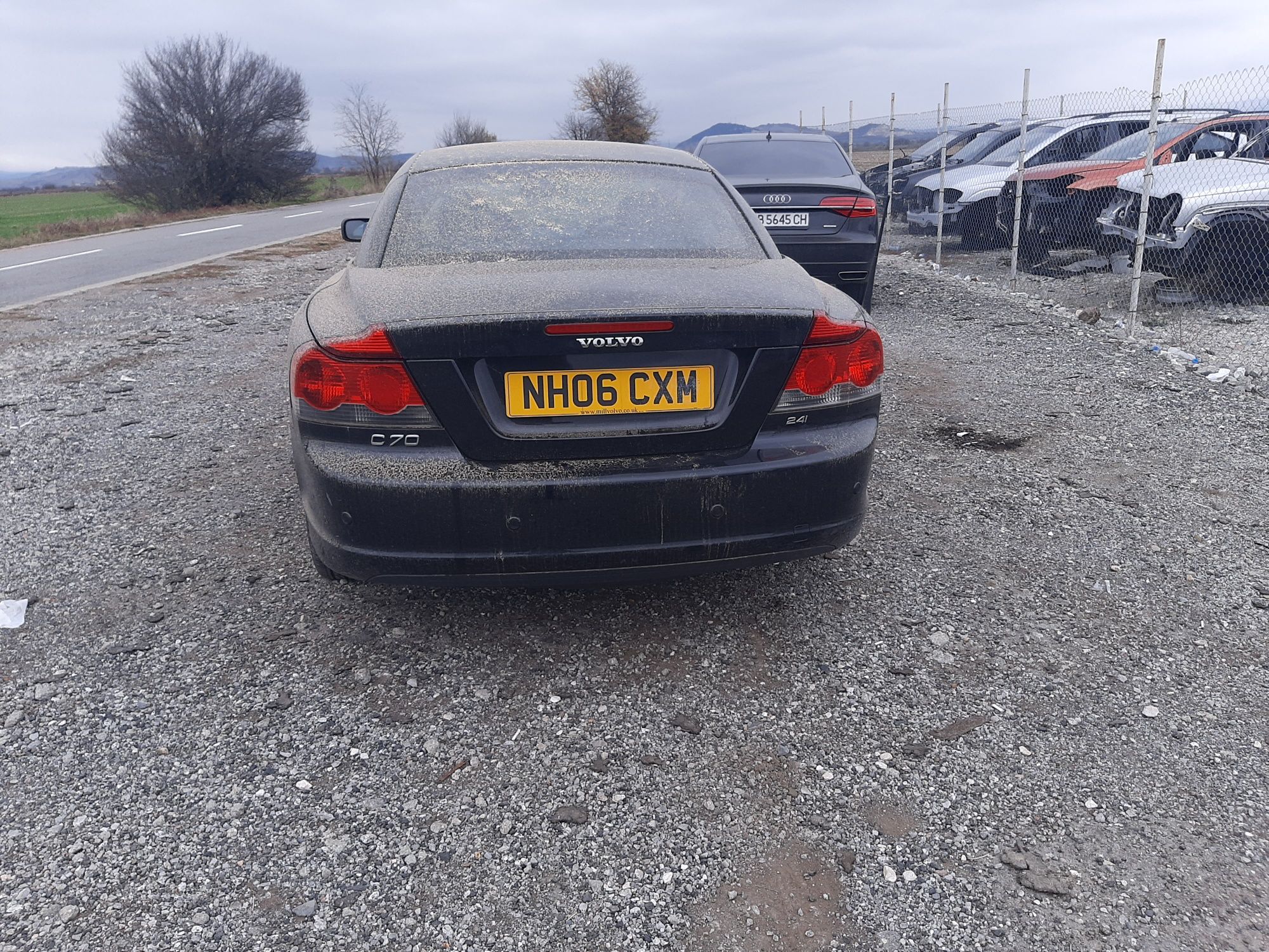 За части Volvo c70 2400 кубика бензин 2007 година