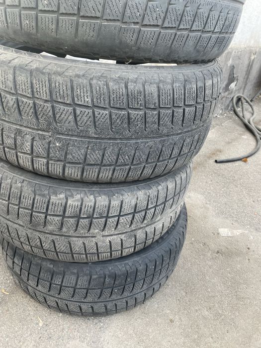 Шины зимние 225/50/17